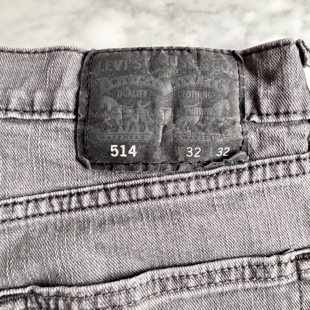Levi's Mens 514 Straight Fit Jeans in Black Size W32 x L32 (W32xL28.5 Measured) - Picture 3 of 7